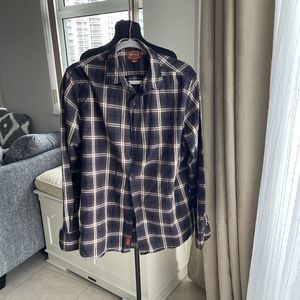 Red Ale By Alesbury  Button-Up Plaid Shirt L
